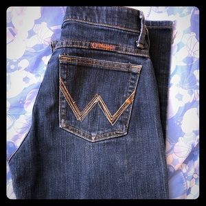 Ladies Wrangler jeans size 0x34